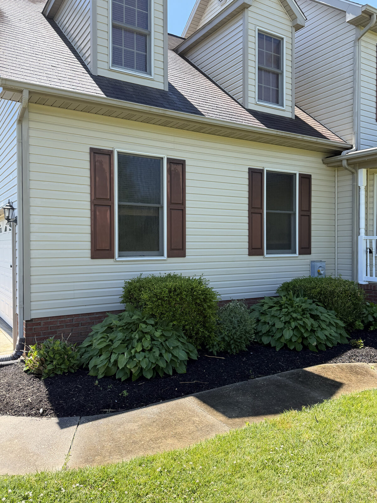 Clean home siding after professional soft wash in Delaware